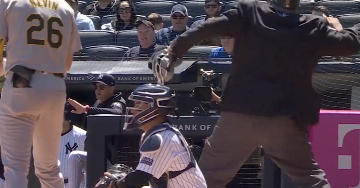 Yankees’ Aaron Boone got tossed, blew up at ump over something a fan said